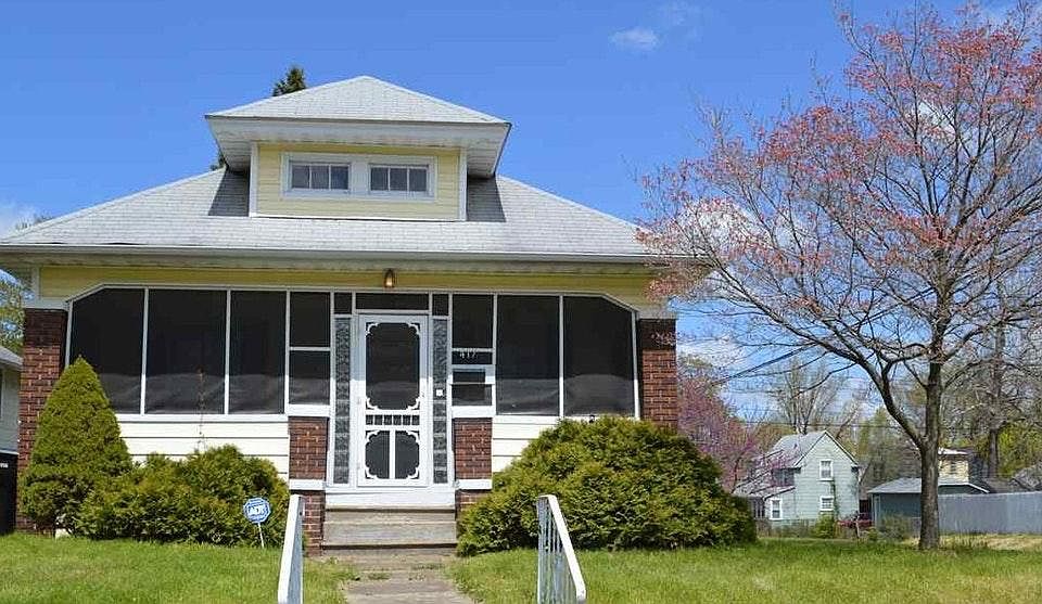1st image of 417 E Fairview Ave