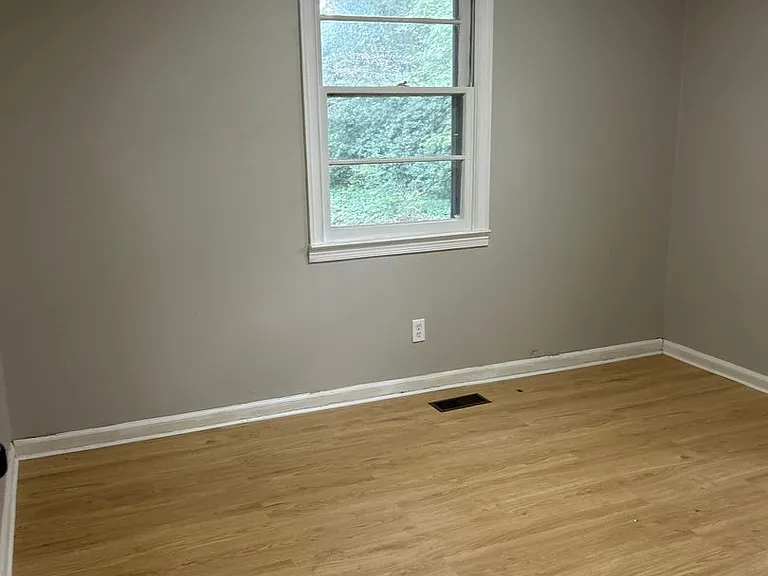 610 Hunter St — Photo 16