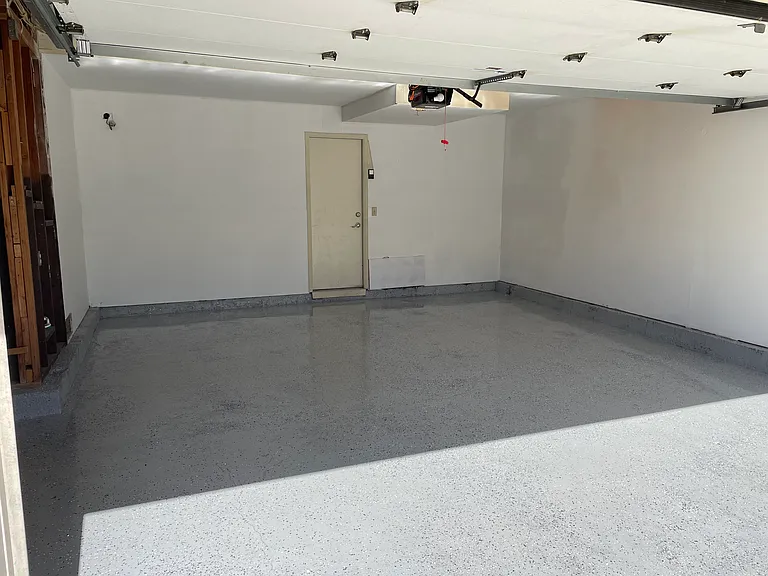 2 Car Garage with Washer/Dryer