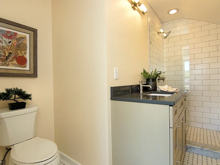 3rd Floor full bathroom