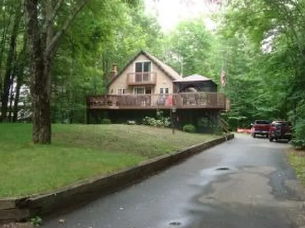 81 Paradise Dr, Moultonboro, NH 03254