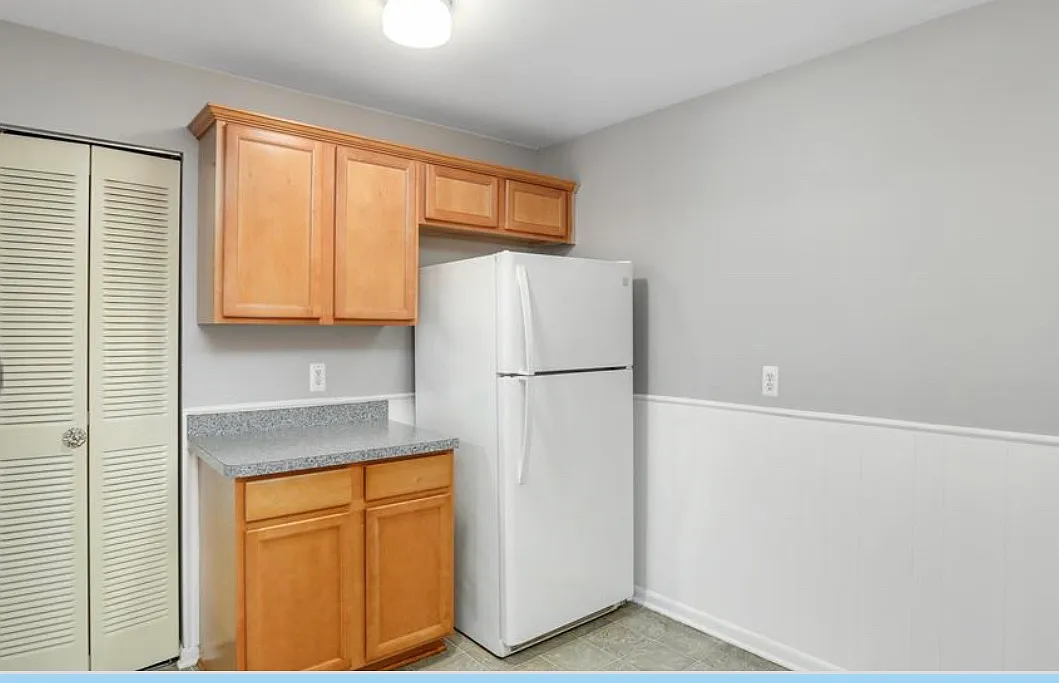 2 bed, 860 sqft, $1,300 — Photo 3