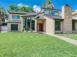 11811 Chase Lake Dr, Houston, TX 77077