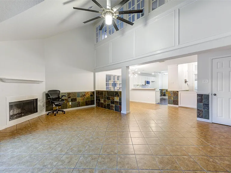 21450 Park Post Ln — Photo 12