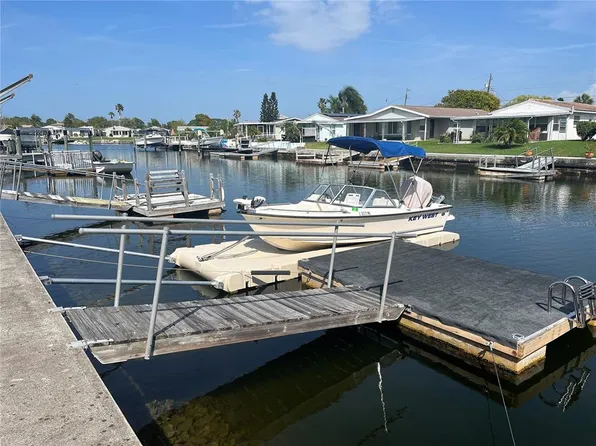 5052 Blue Heron Dr, New Port Richey, FL 34652