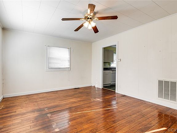 4th image of 1024 Halsey Ln