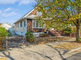 691 Arthur St, Baldwin, NY 11510