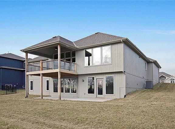 4th image of 3001 NE 92nd St