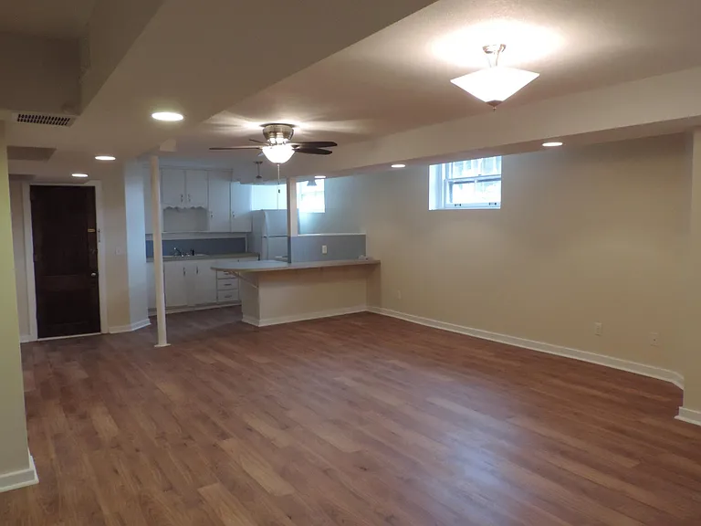 422 W 8th Ave #2 — Photo 3