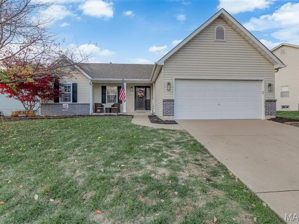 3409 Daybreak Ln, Saint Charles, MO 63303