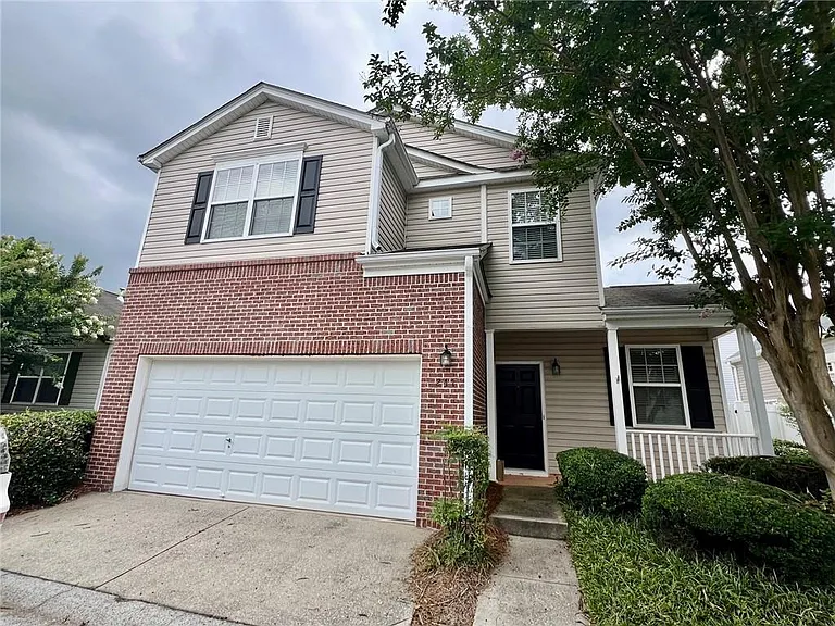 247 Hiawassee Dr — Photo 1
