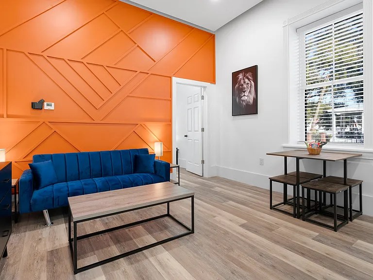 Ybor Luxe Apartments — Photo 37