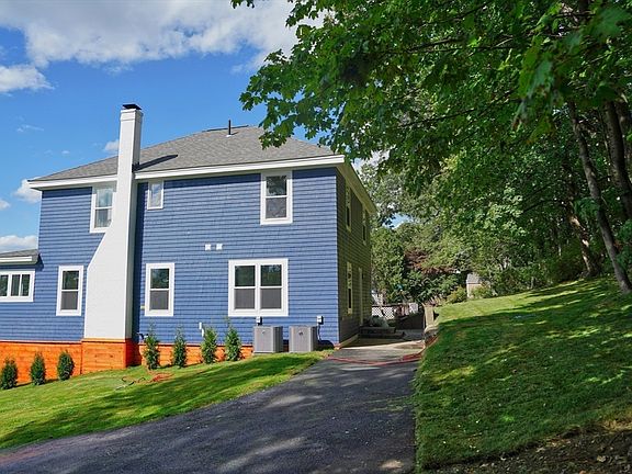 2nd image of 281 Forest St