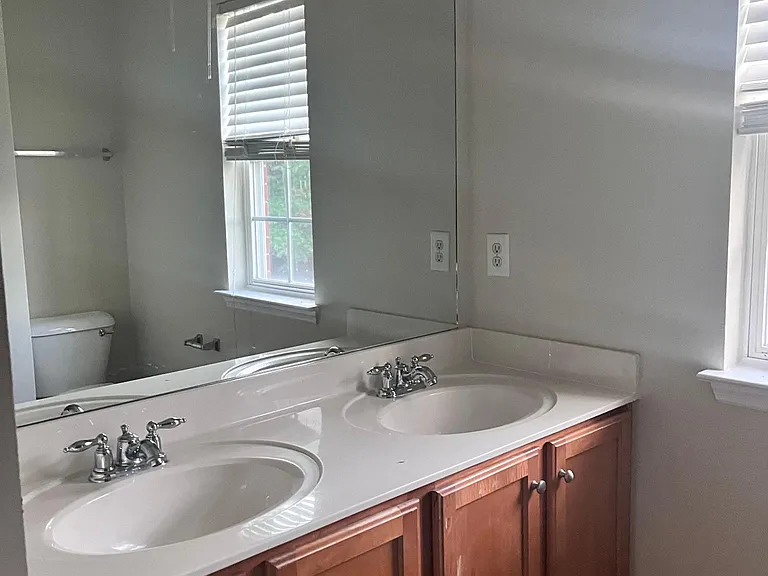 203 Riverbend Ln — Photo 27