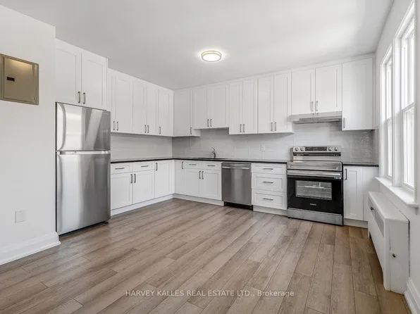 8 Markdale Ave #4, Toronto, ON M6C 1S9