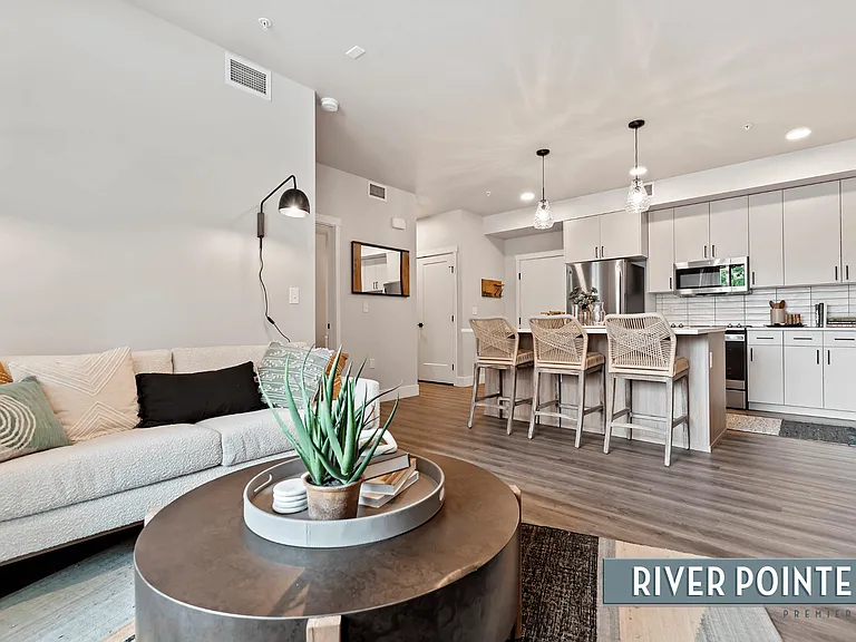 River Pointe Apartments — Photo 5