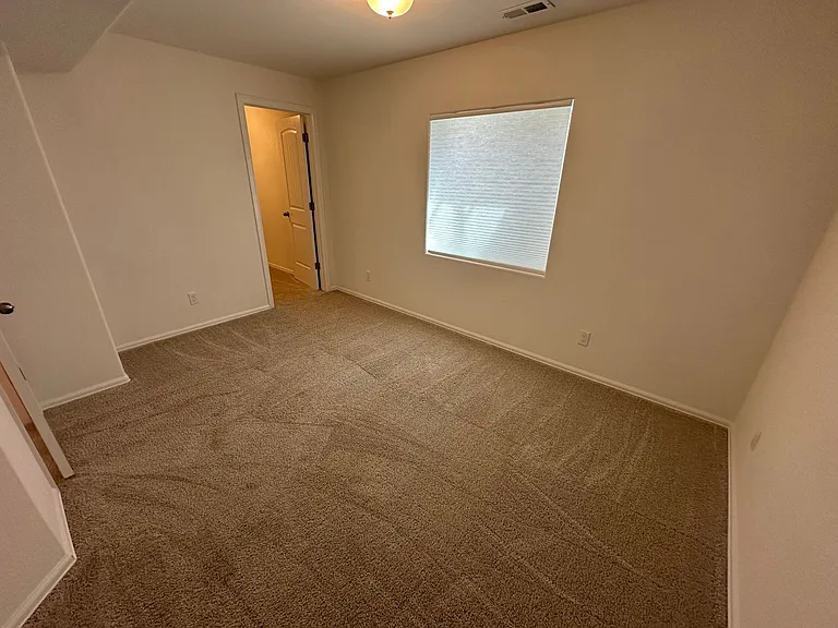 7226 Rim Bluff Ln — Photo 6