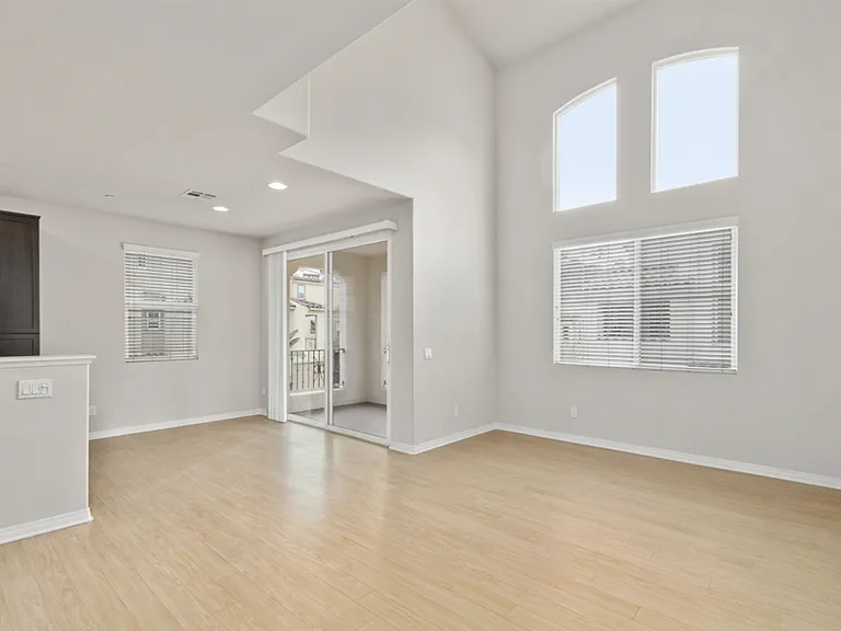 Costa Pointe Luxury 3-4 Bedroom Townhomes — Photo 14