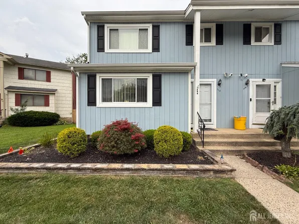 113 Benjamin Ct, Dayton, NJ 08810