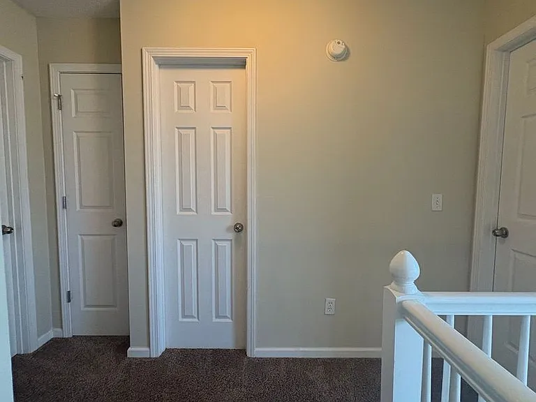 125 Winthrope Ln — Photo 18