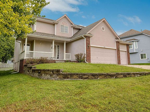 3rd image of 2126 Ashwood Ave
