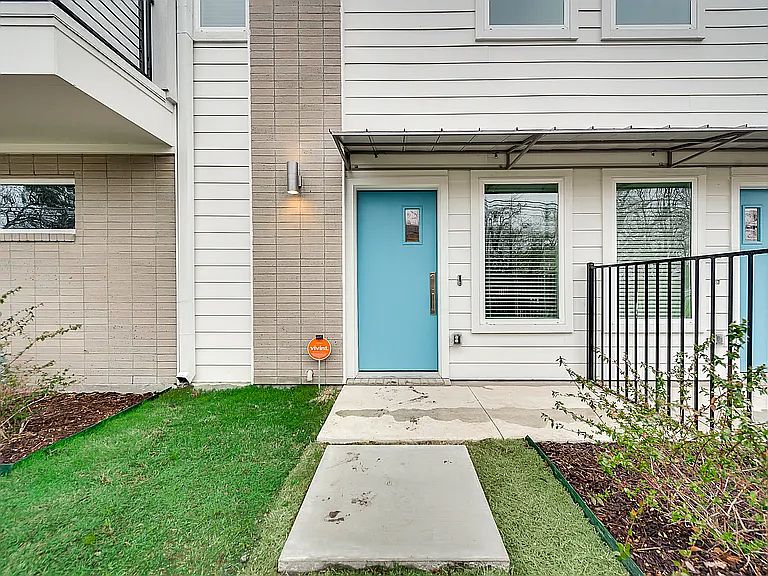 1st image of 1518 N Carroll Ave Unit 606
