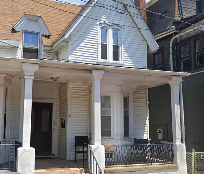 235 Monmouth St #2 — Photo 8