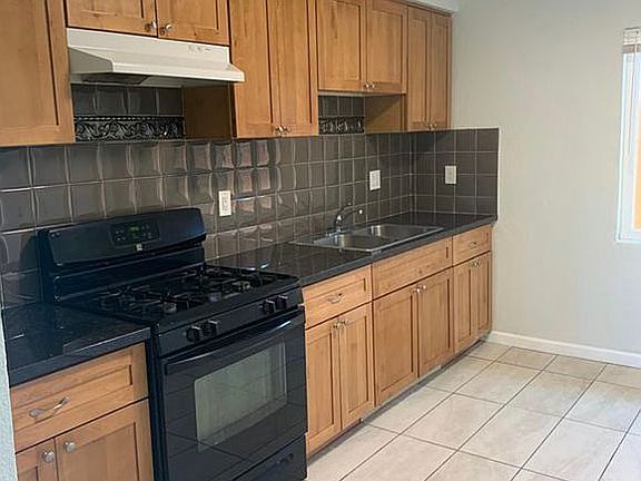 3rd image of 1510 Orlando Way