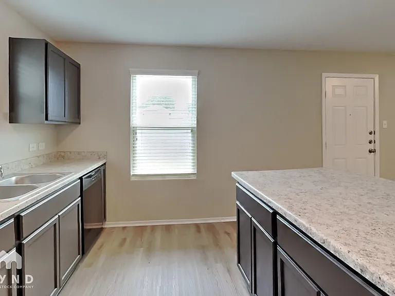 9539 Apple Ridge Ln — Photo 5