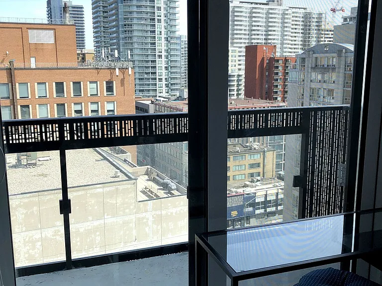 8 Eglinton Ave E #1010 — Photo 16