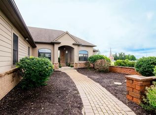 7467 La Prairie Ln, Ann Arbor, MI 48103