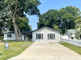 55 6th St, Shalimar, FL 32579