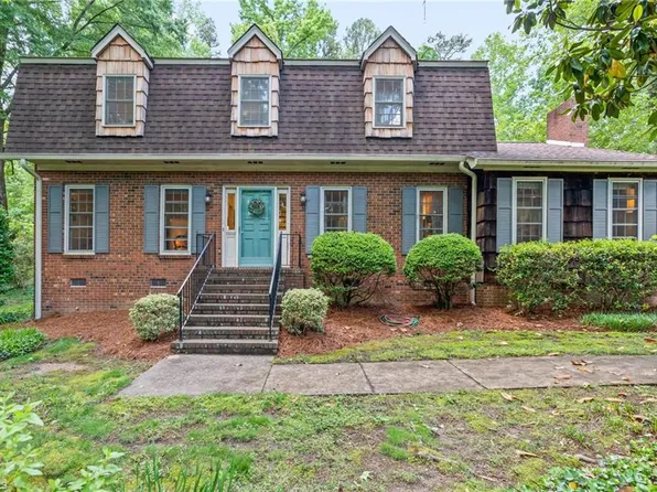 1502 Trafalgar Ct, High Point, NC 27262