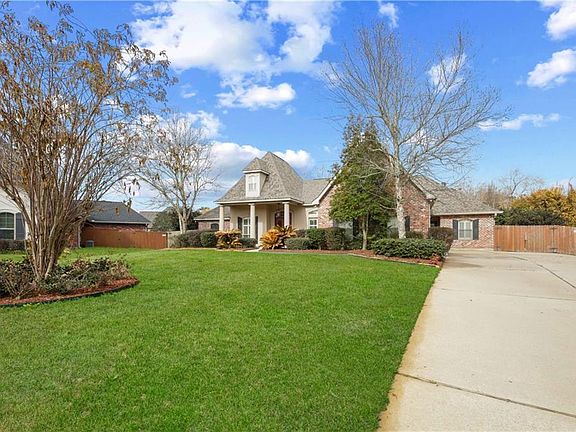 3rd image of 348 Sandalwood Dr