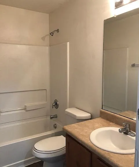 16 Miller Pond Rd — Photo 5