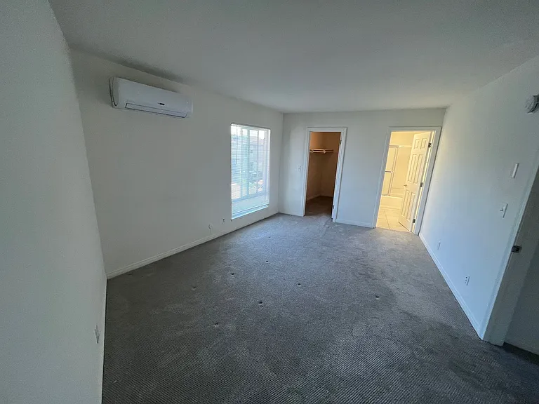 10418 Stratton Ct — Photo 11