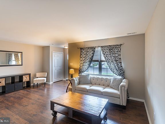 2nd image of 122 Fellowship Ln