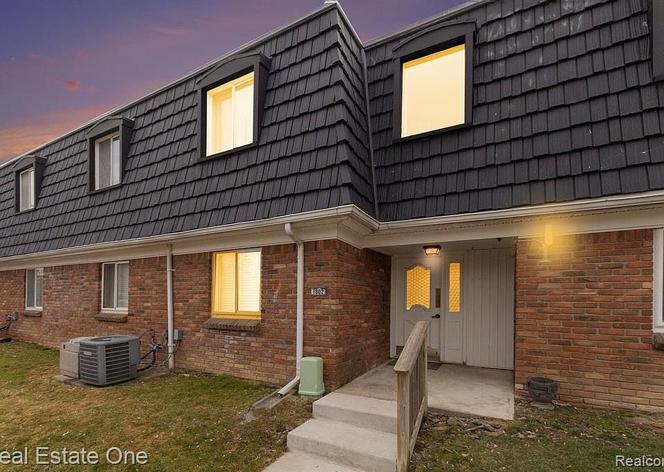 1802 Colonial Village Way APT 1, Waterford, MI 48328 Zillow