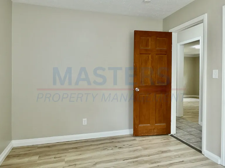 5133 Adella St — Photo 13