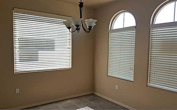 4th image of 220 Saltford Dr