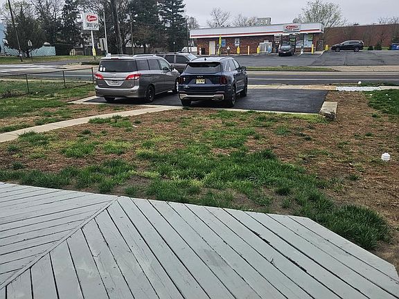 5th image of 235 S Chester Ave