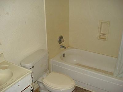 1 BR Bathroom