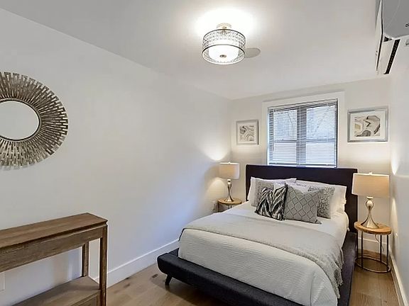 3rd image of 264 Kosciuszko St APT 2