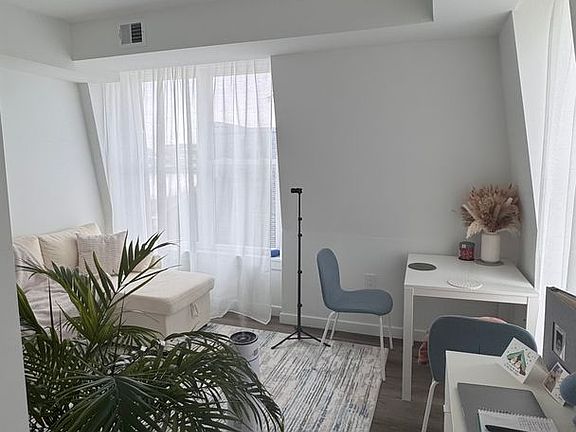 4th image of 240-242 E Girard Ave #7