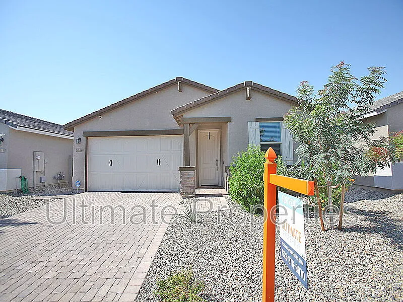 4 bed, 3.0 bath, 2049 sqft, $2,345 — Photo 2