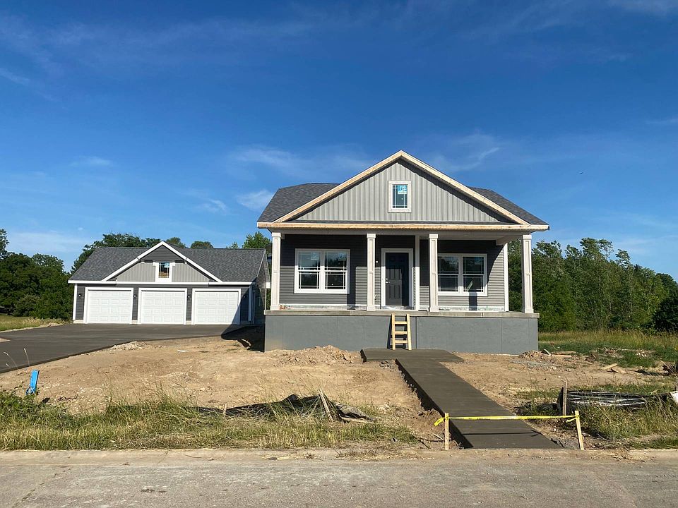 1st image of 628 Oakwood Dr