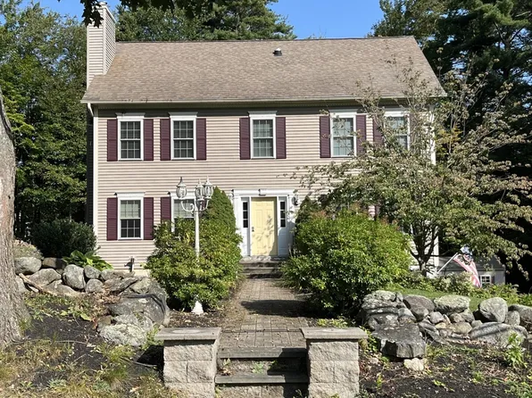 32 S High St, Ashburnham, MA 01430
