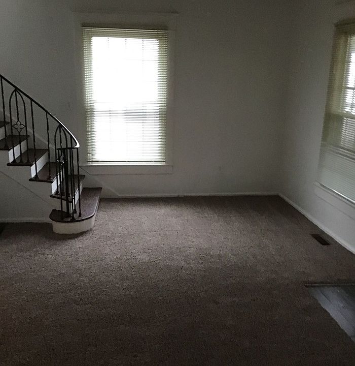 2nd image of 1816 W Morris St