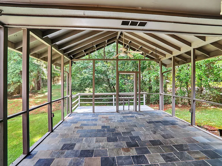 447 Cove Dr NE — Photo 18
