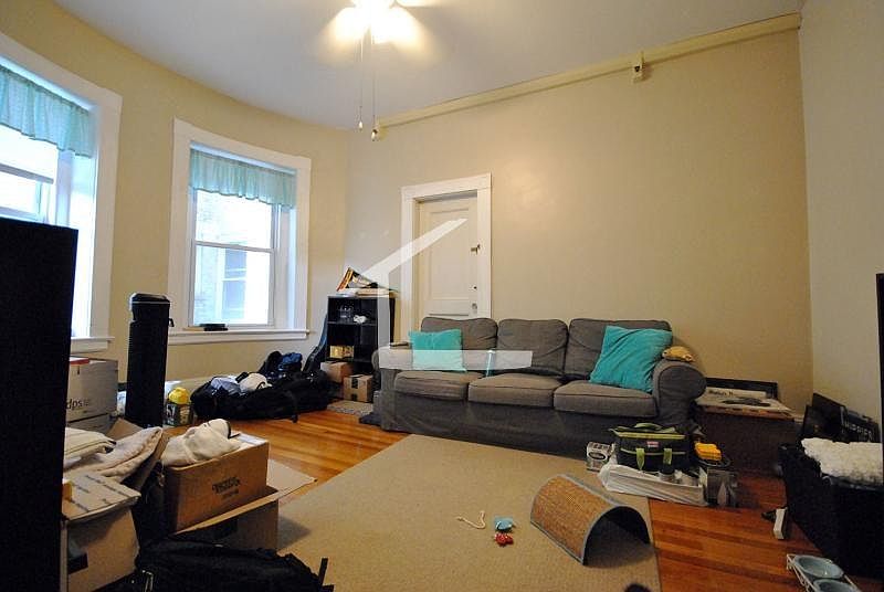 2nd image of 1473 Beacon St #Ooo22